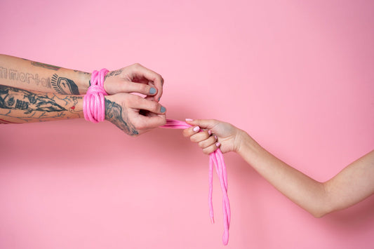 Qu’est-ce qu’un kink ? Définition, exemples et guide pour tout comprendre